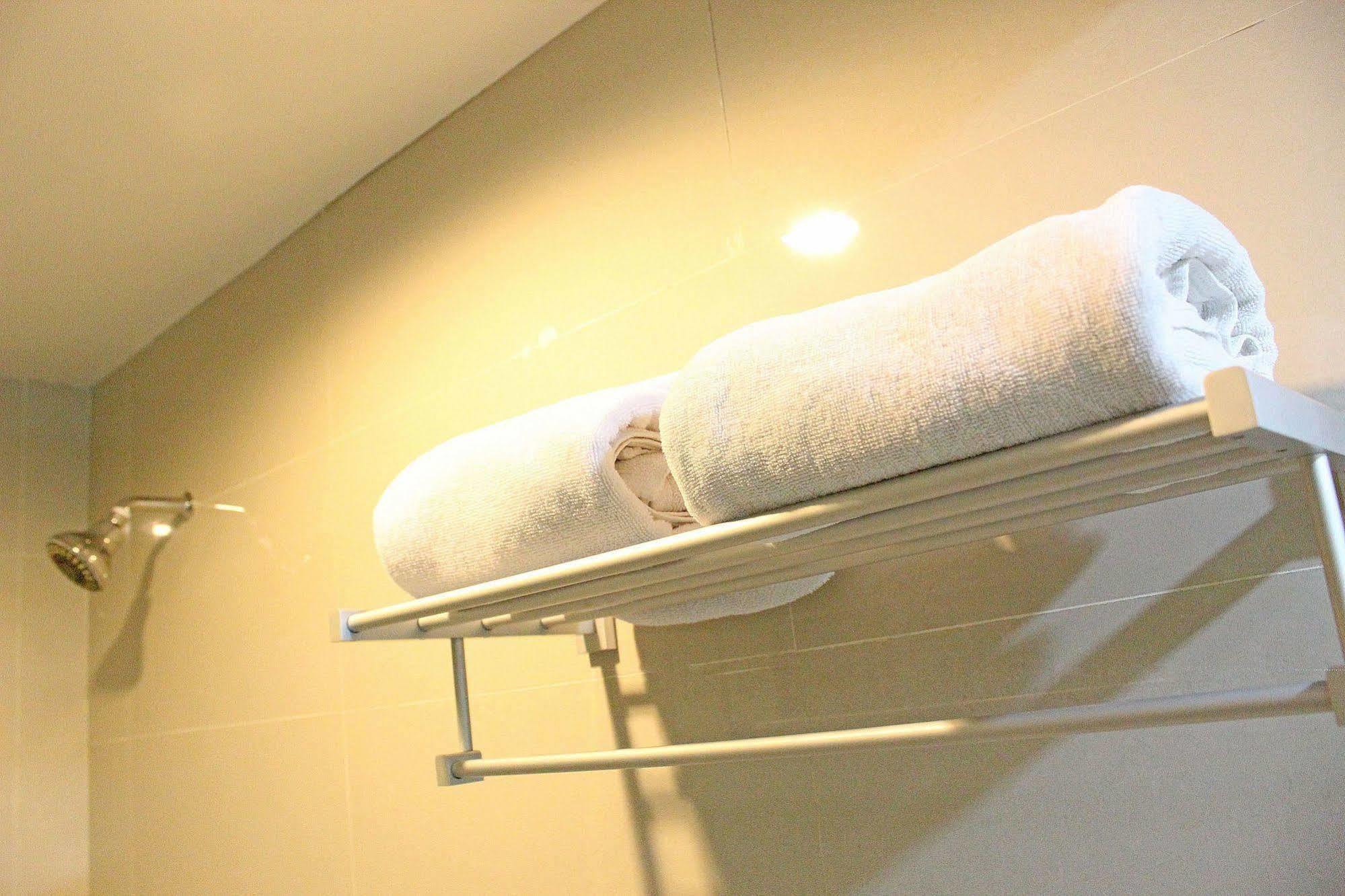 Zen Rooms Rujia Pecenongan Cakarta Dış mekan fotoğraf