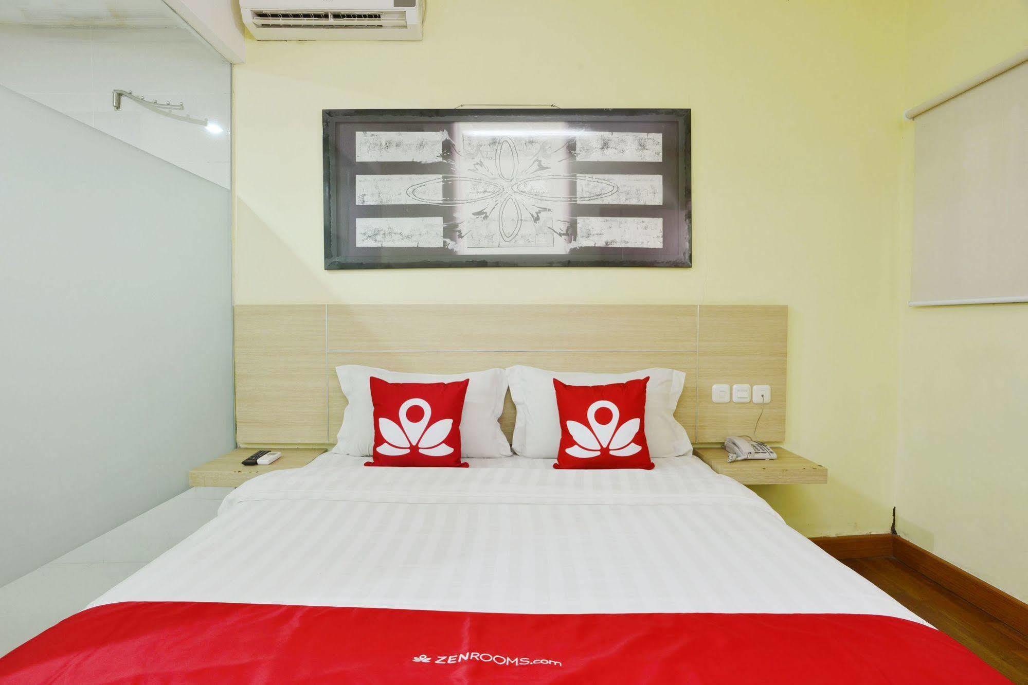 Zen Rooms Rujia Pecenongan Cakarta Dış mekan fotoğraf