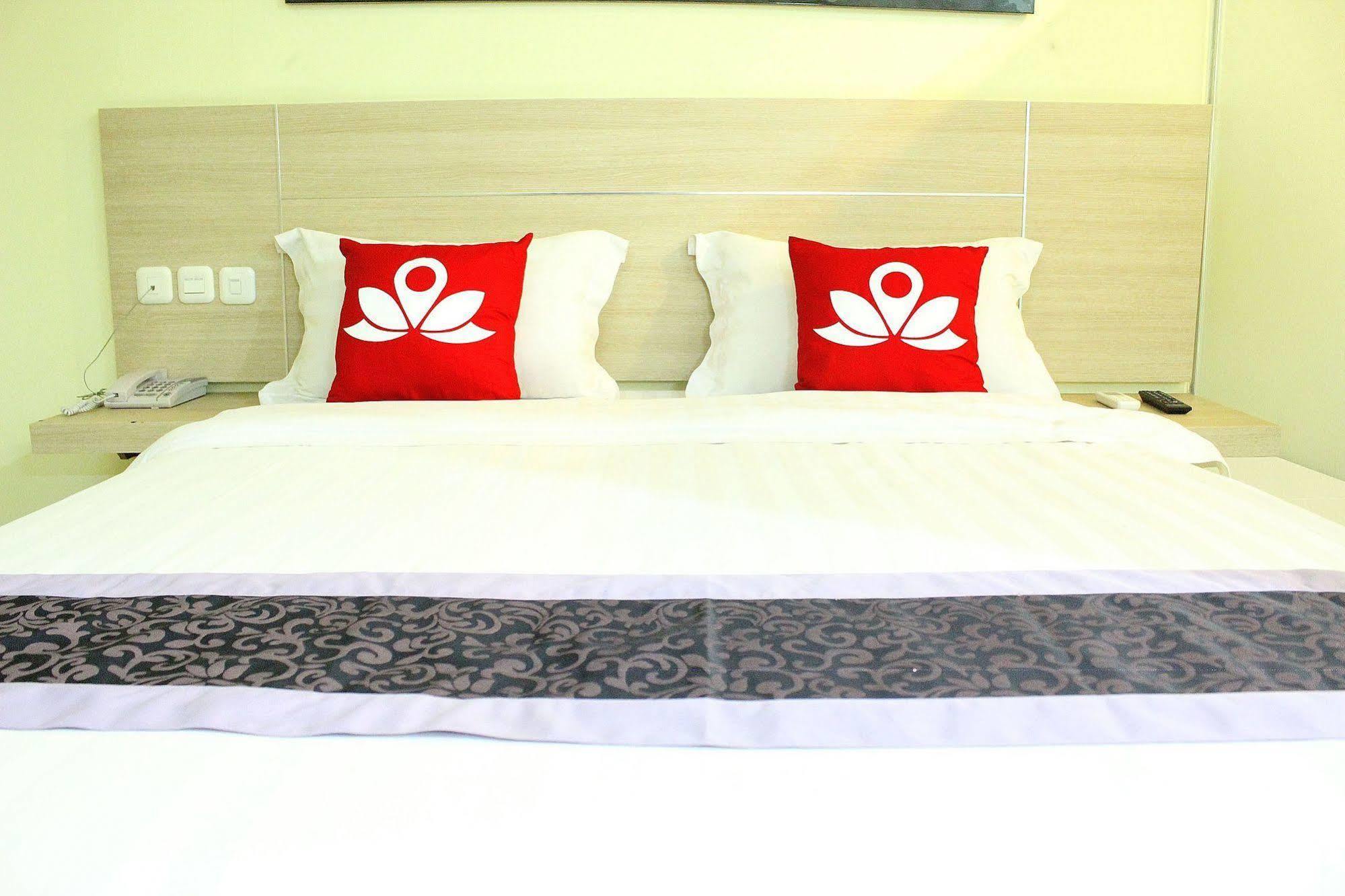 Zen Rooms Rujia Pecenongan Cakarta Dış mekan fotoğraf