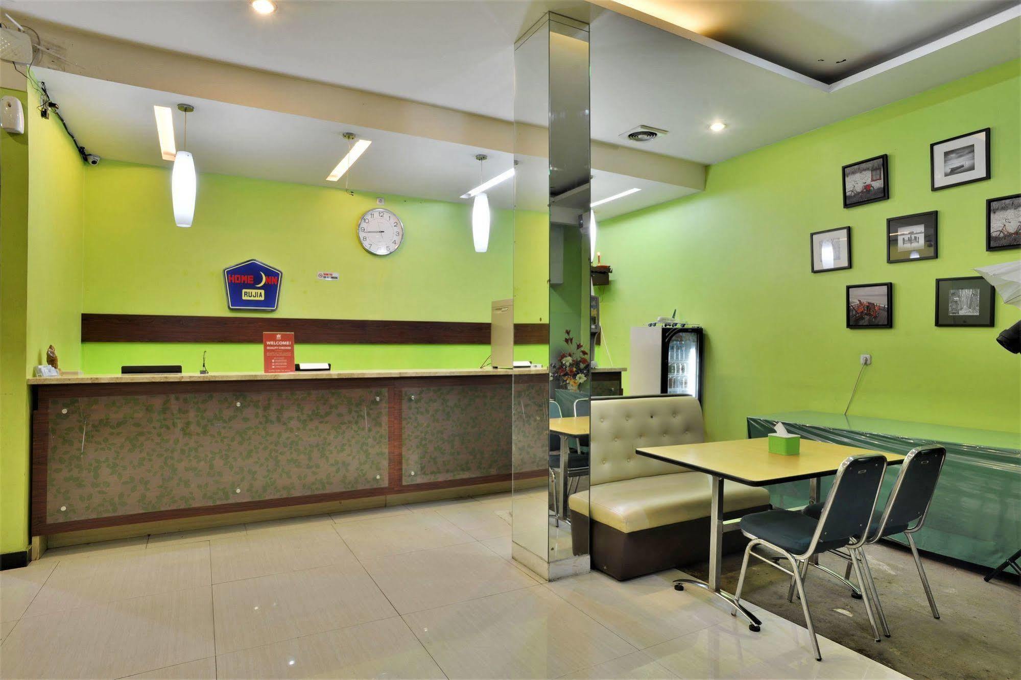 Zen Rooms Rujia Pecenongan Cakarta Dış mekan fotoğraf