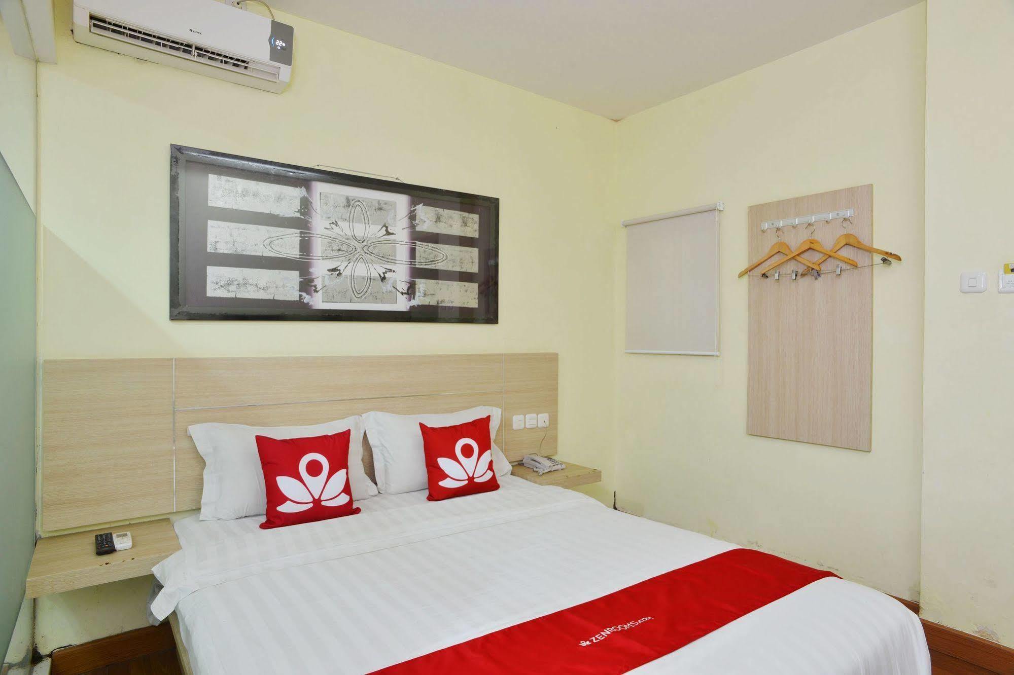 Zen Rooms Rujia Pecenongan Cakarta Dış mekan fotoğraf