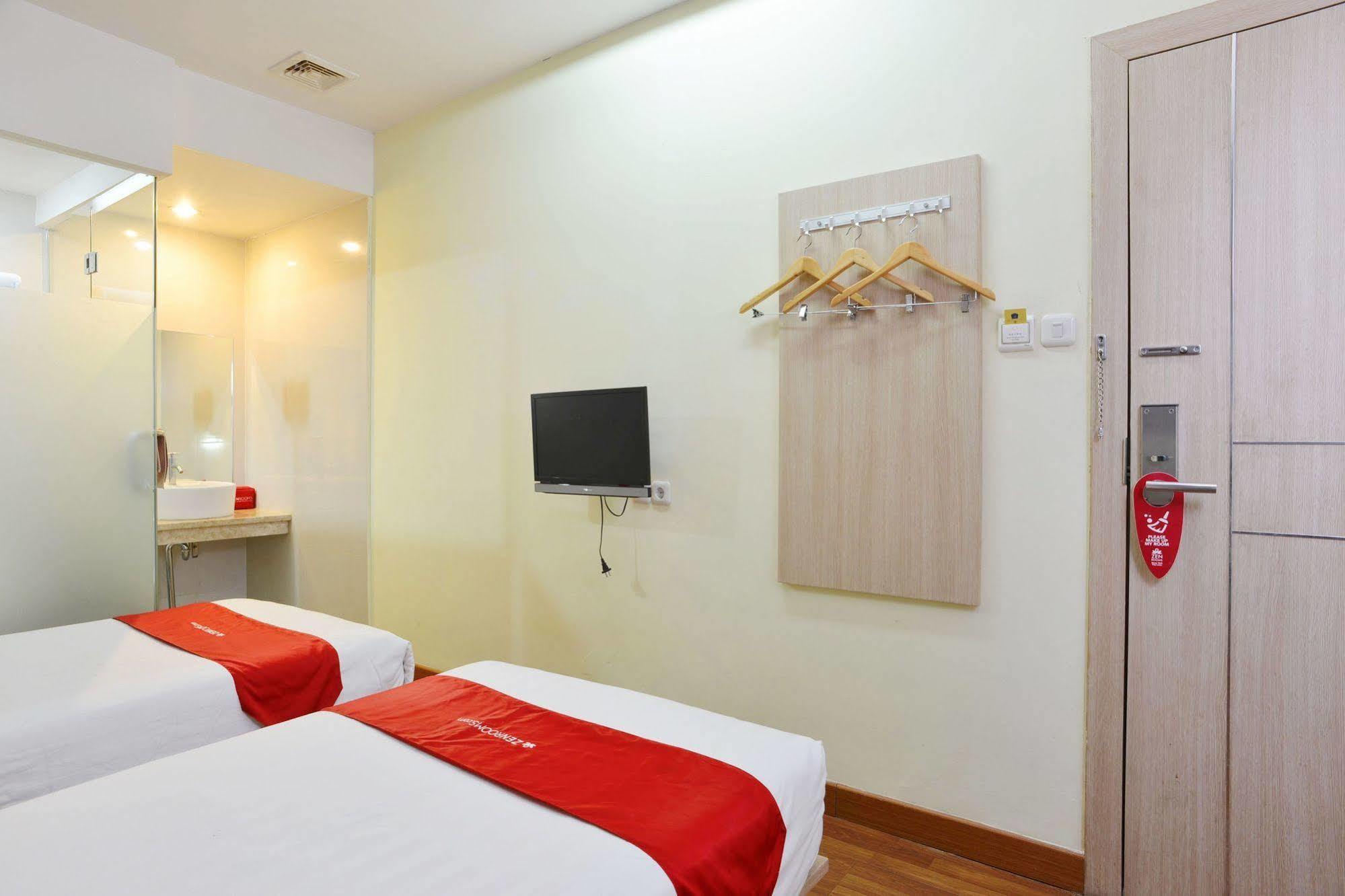 Zen Rooms Rujia Pecenongan Cakarta Dış mekan fotoğraf
