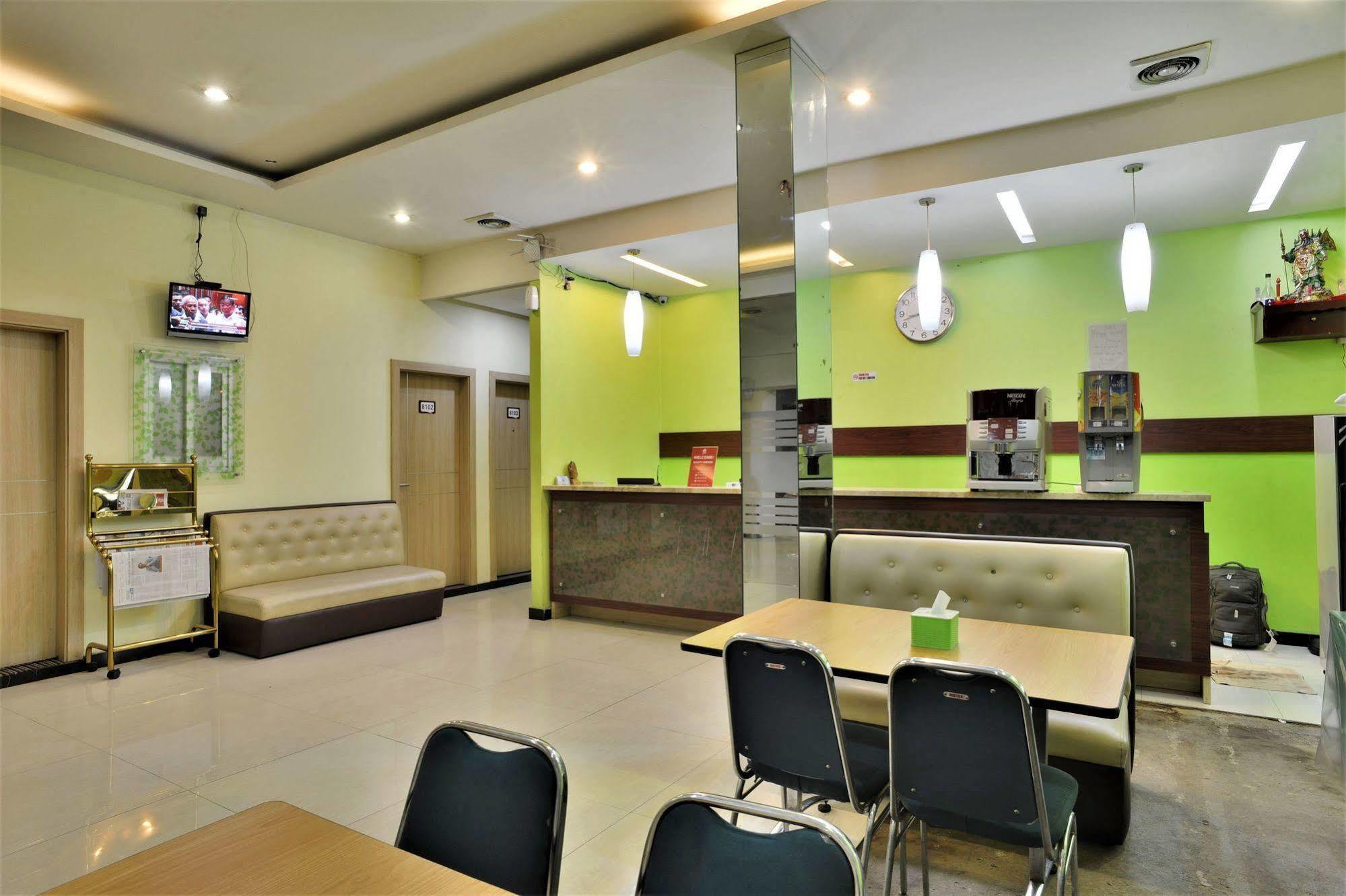 Zen Rooms Rujia Pecenongan Cakarta Dış mekan fotoğraf